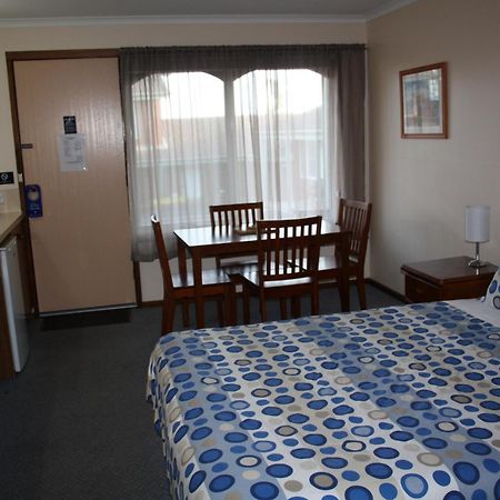 Raglan Motor Inn Варнамбул Екстер'єр фото