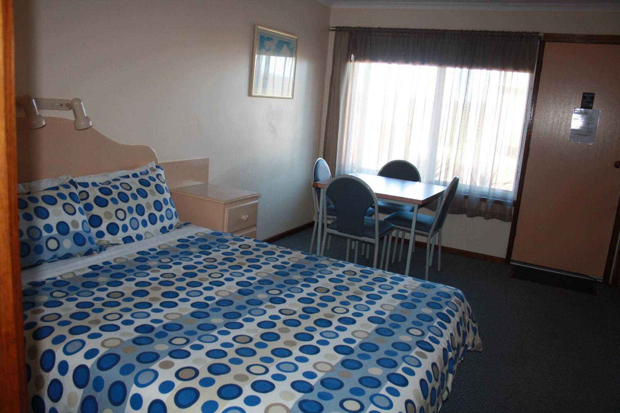 Raglan Motor Inn Варнамбул Екстер'єр фото